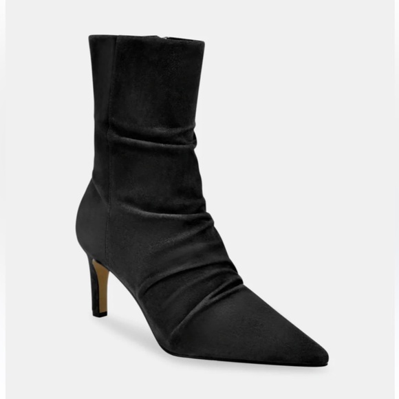 Dolce Vita Fernly Bootie in onyx suede - Picture 1 of 11